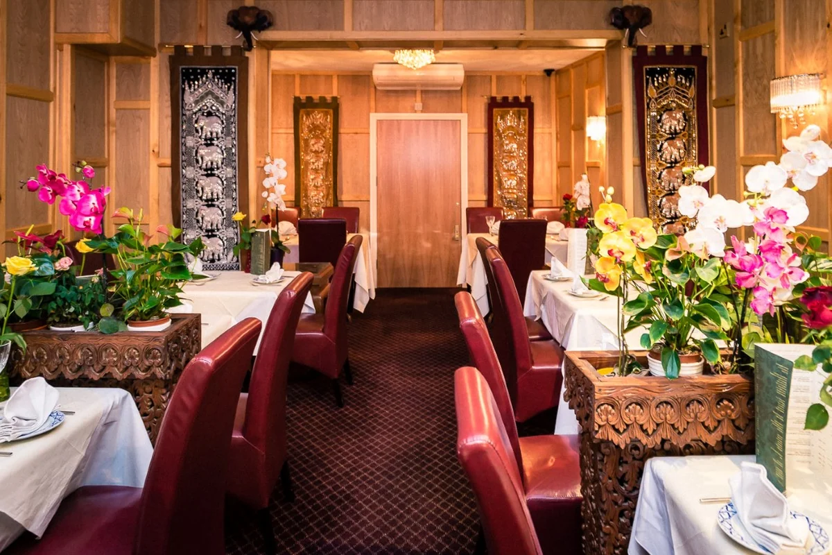 The warm traditional dining room at Thai Palace Beverley